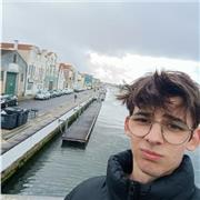 Estudiante de ingeniería de telecomunicaciones imparte clases de Matemáticas, Física, Química de ESO y Bachillerato